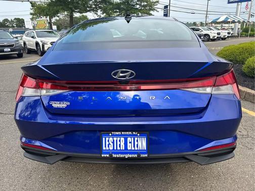 2022 Hyundai ELANTRA SEL