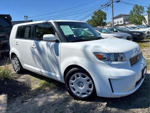 Super White 2008 Scion xB Base