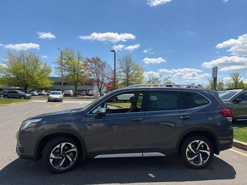 Magnetite Gray Metallic 2023 Subaru Forester Touring