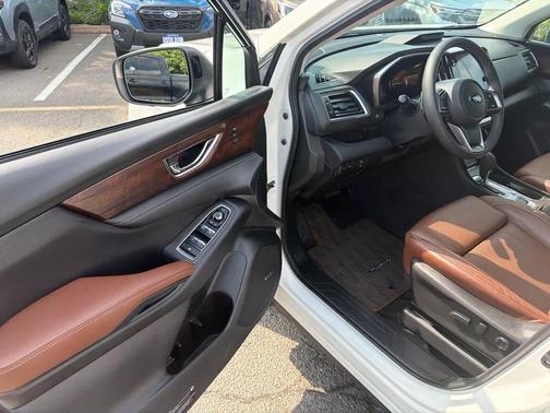 Crystal White Pearl 2023 Subaru Ascent Touring 7-Passenger