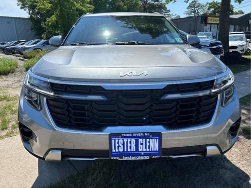 Steel Gray 2024 Kia Seltos S