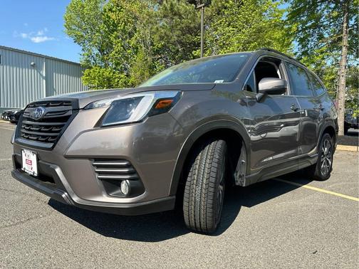 Brilliant Bronze Metallic 2023 Subaru Forester Limited