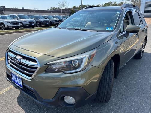 Wilderness Green Metallic 2018 Subaru Outback 3.6R Limited