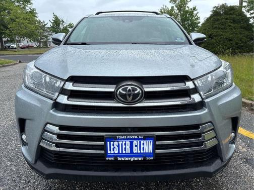 Celestial Silver Metallic 2017 Toyota Highlander Limited Platinum
