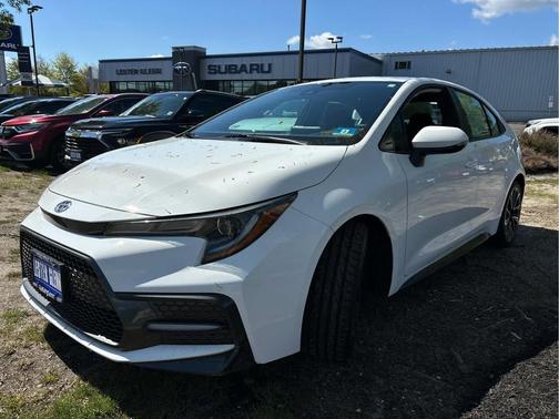 Super White 2020 Toyota Corolla SE