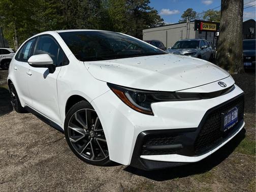 Super White 2020 Toyota Corolla SE