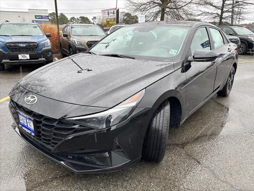2022 Hyundai ELANTRA SEL
