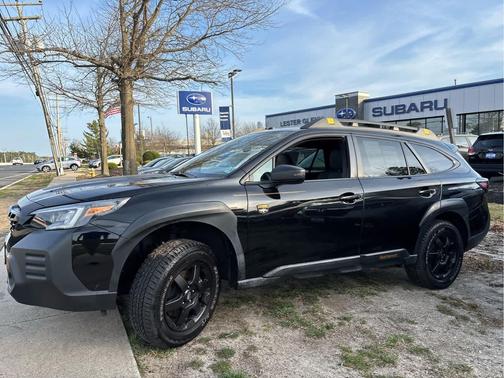 Crystal Black Silica 2023 Subaru Outback Wilderness