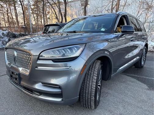 2022 Lincoln Aviator Standard AWD