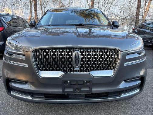 2022 Lincoln Aviator Standard AWD