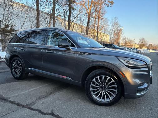2022 Lincoln Aviator Standard AWD