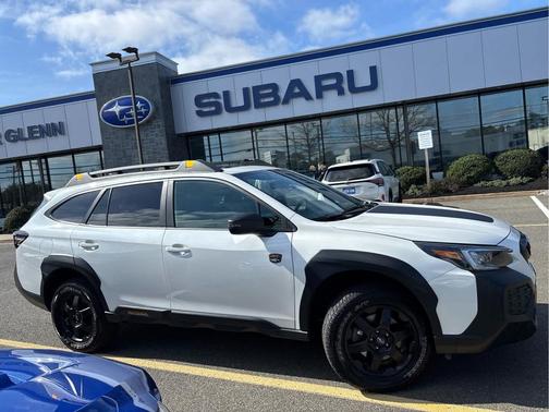 Crystal White Pearl 2025 Subaru Outback Wilderness