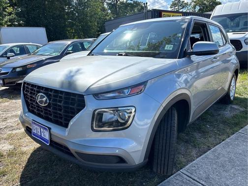 2022 Hyundai VENUE SE