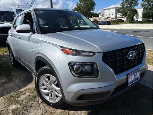 2022 Hyundai VENUE SE