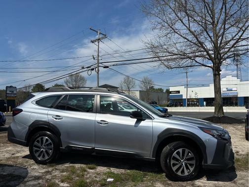 Ice Silver Metallic 2024 Subaru Outback Base