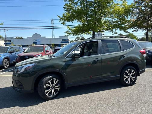 Cascade Green Silica 2023 Subaru Forester Limited