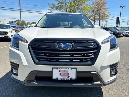 Crystal White Pearl 2024 Subaru Forester Premium
