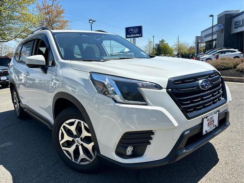 Crystal White Pearl 2024 Subaru Forester Premium