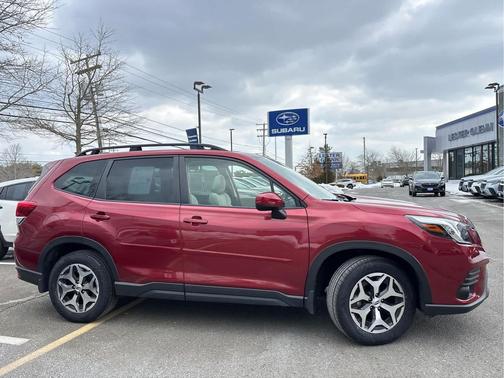 2023 Subaru Forester Premium