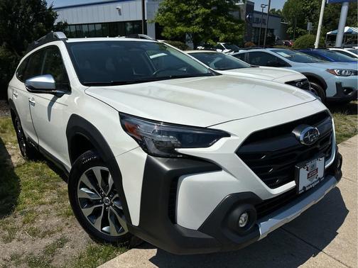 Crystal White Pearl 2024 Subaru Outback Touring