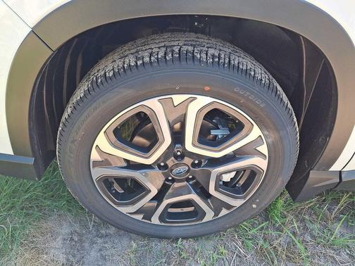 CRYSTAL WHT PRL 2026 Subaru Ascent Limited 7-Passenger
