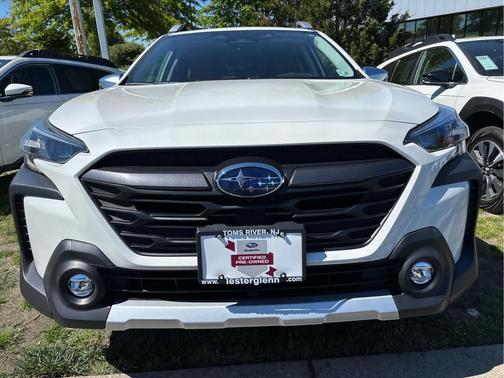Crystal White Pearl 2024 Subaru Outback Touring