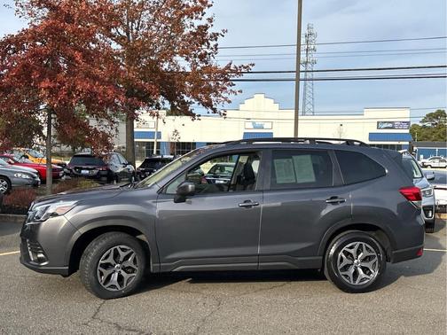 2022 Subaru Forester Premium