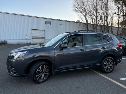 Magnetite Gray Metallic 2023 Subaru Forester Limited