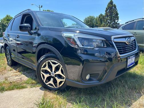 Crystal Black Silica 2021 Subaru Forester Premium