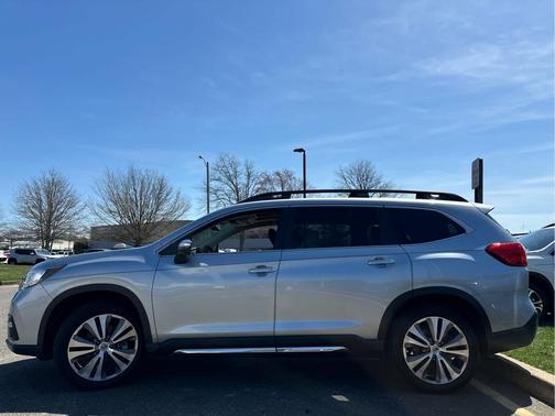 Ice Silver Metallic 2022 Subaru Ascent Touring 7-Passenger