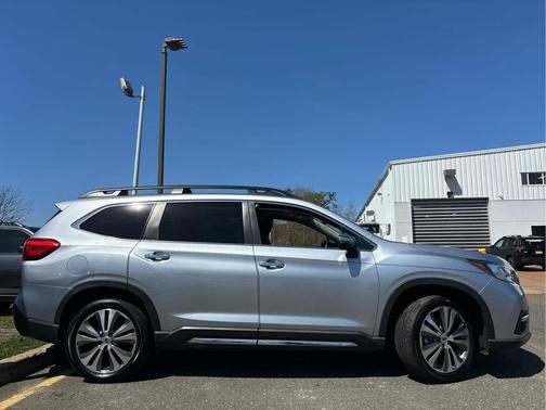 Ice Silver Metallic 2022 Subaru Ascent Touring 7-Passenger