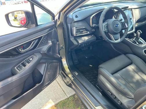 Autumn Green Metallic 2025 Subaru Outback Limited