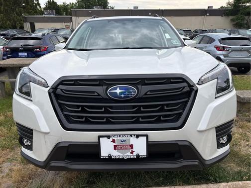 Crystal White Pearl 2024 Subaru Forester Premium