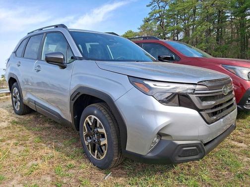 ICE SILV MET 2026 Subaru Forester Premium