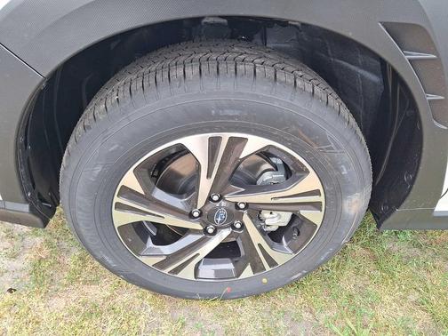 CRYSTAL WHT PRL 2026 Subaru Crosstrek Premium