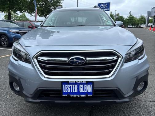 Ice Silver Metallic 2018 Subaru Outback 2.5i Limited