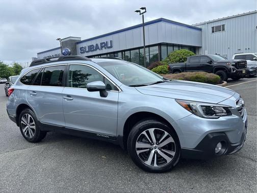 Ice Silver Metallic 2018 Subaru Outback 2.5i Limited