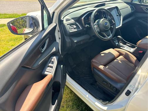 Crystal White Pearl 2024 Subaru Ascent Touring 7-Passenger