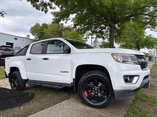 Summit White 2018 Chevrolet Colorado LT