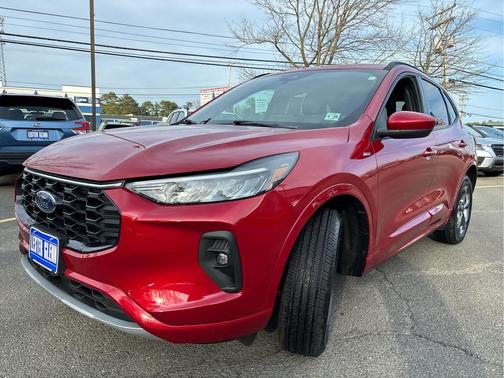 Rapid Red Metallic Tinted Clearcoat 2023 Ford Escape ST-Line Select