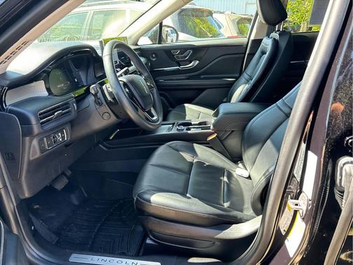 Infinite Black Metallic Clearcoat 2023 Lincoln Corsair Reserve