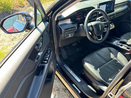 Infinite Black Metallic Clearcoat 2023 Lincoln Corsair Reserve