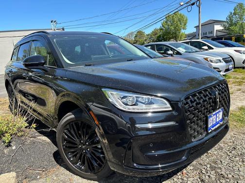 Infinite Black Metallic Clearcoat 2023 Lincoln Corsair Reserve