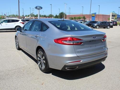 Photo 5 of 30 of 2020 Ford Fusion SE