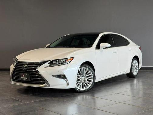 White 2018 Lexus ES 350 Base