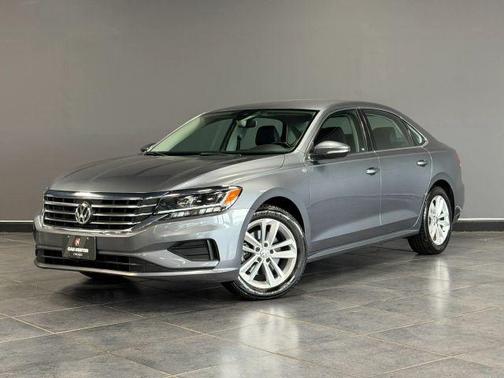 Platinum Gray Metallic 2020 Volkswagen Passat 2.0T SE