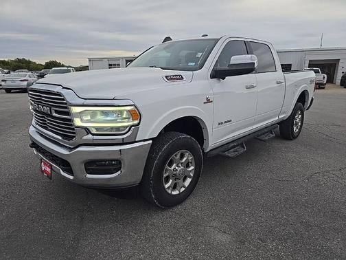 2019 RAM 2500 Laramie Crew Cab 4x4 6'4' Box