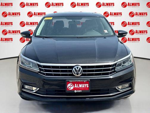 Pearl Metallic 2018 Volkswagen Passat 2.0T SE
