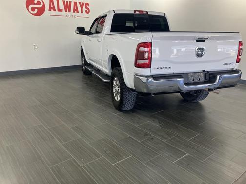 2019 RAM 2500 Laramie Crew Cab 4x4 6'4' Box