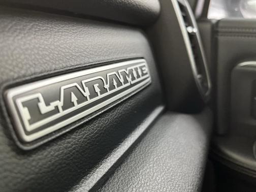 2019 RAM 2500 Laramie Crew Cab 4x4 6'4' Box